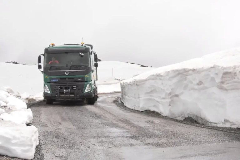 Croix-de-Coeur-lavori-neve.jpeg